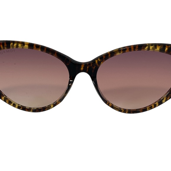 Tom Ford Women’s Sunglasses TF869 Cat Eye Yellow Havana lens Gradient - Picture 8 of 12